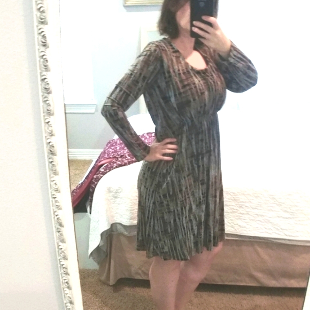 Simply Vera Autumn Watercolor longsleeve beige neutrals dress fits Medium - Picture 3 of 6
